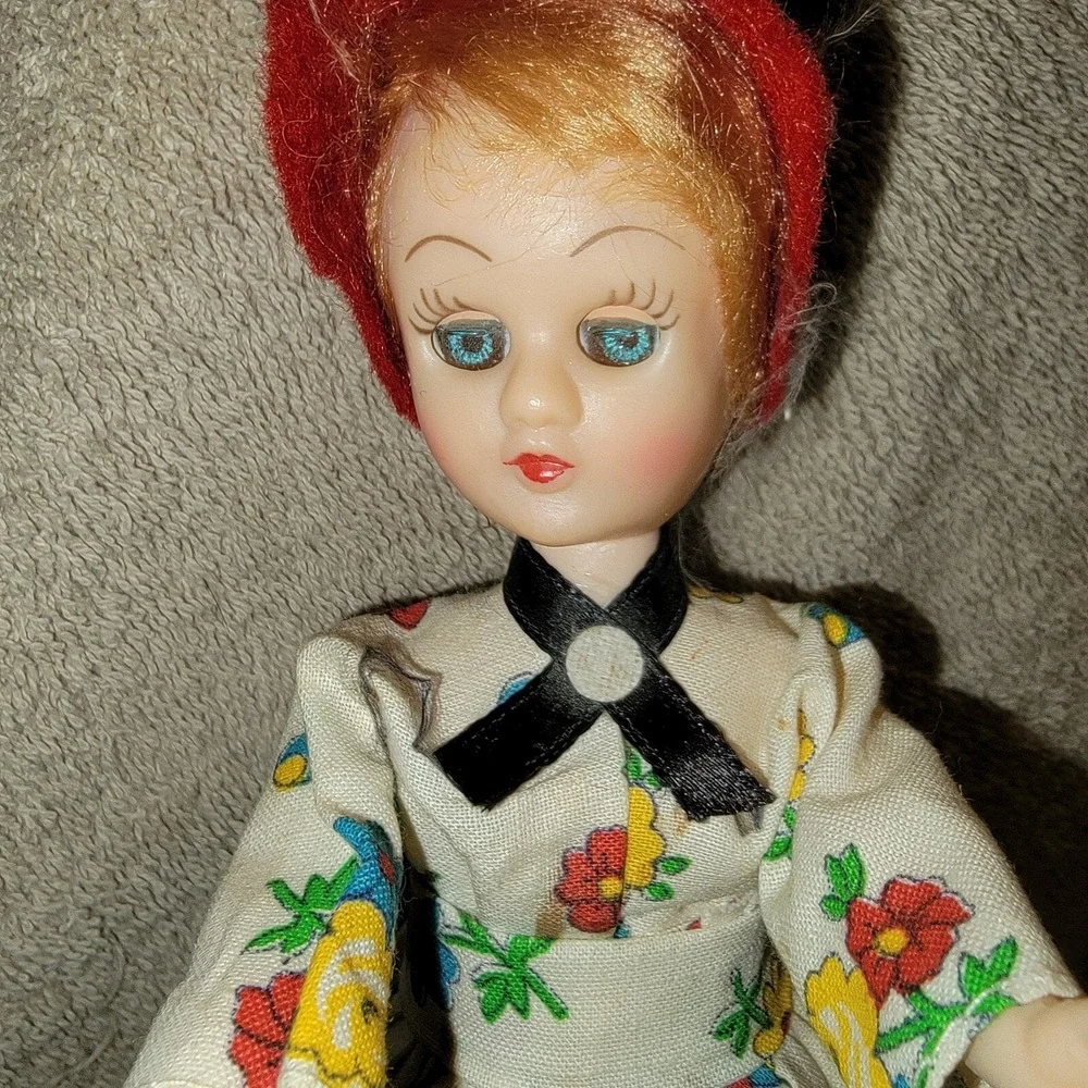 Vintage Dress Me Doll‎ With Clothing & Accessories